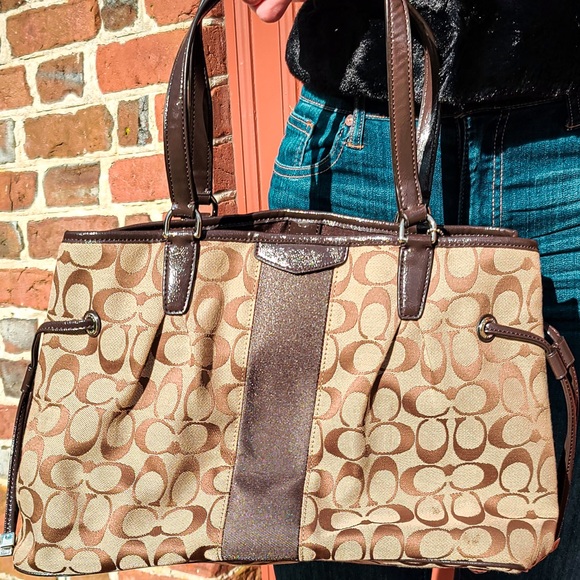 🚨 SOLD 🚨 Coach Signature Purse - Picture 1 of 5